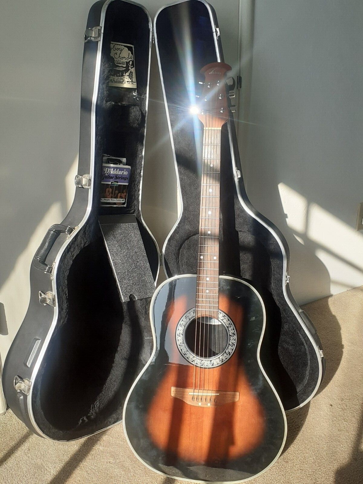 Ovation Celebrity CC-11 Acoustic Guitar With Hard Case Ovation Celebrity CC-11 Acoustic Guitar With Hard Case