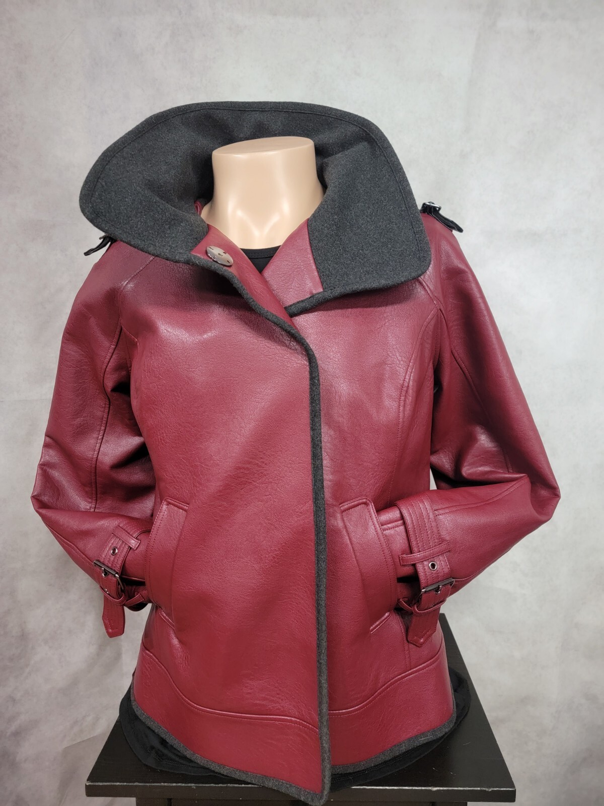 Dennis Basso Red Black Faux Leather Motorcycle Jacket Ladies Sz 12