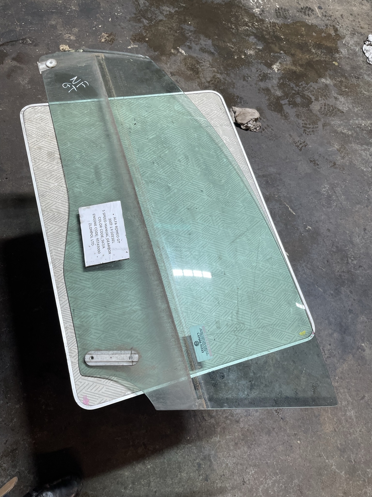 Alfa Romeo GT 2007 1.9 Diesel 937A5000 - Near Side Front Door Window Glass