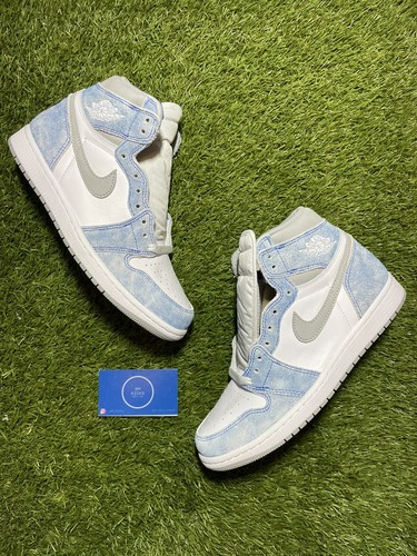 hyper royal jordan 1 on foot