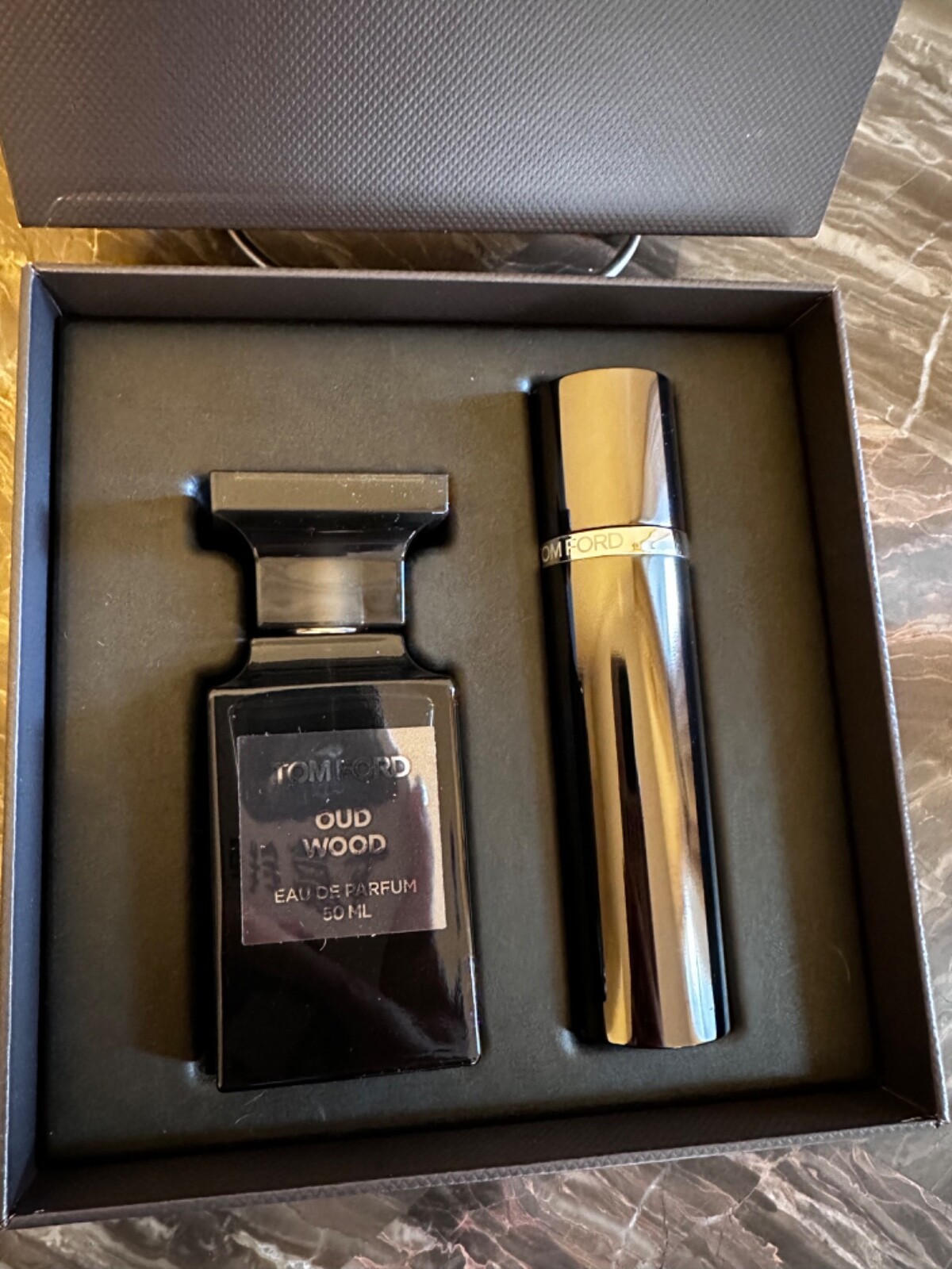 香水(男性用) TOM FORD OUD WOOD EAU DE PARFUM SET Tom Ford Oud Wood Gift Set Eau De Parfum 1.7oz + 0.34oz
