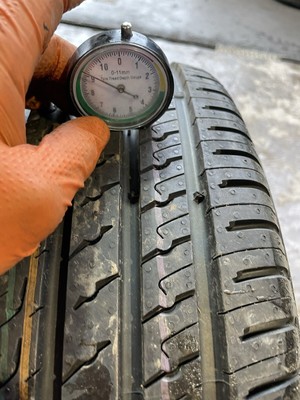 195 50 15 Barum BRAVURIS  82v 9mm Tread Excellent Tread