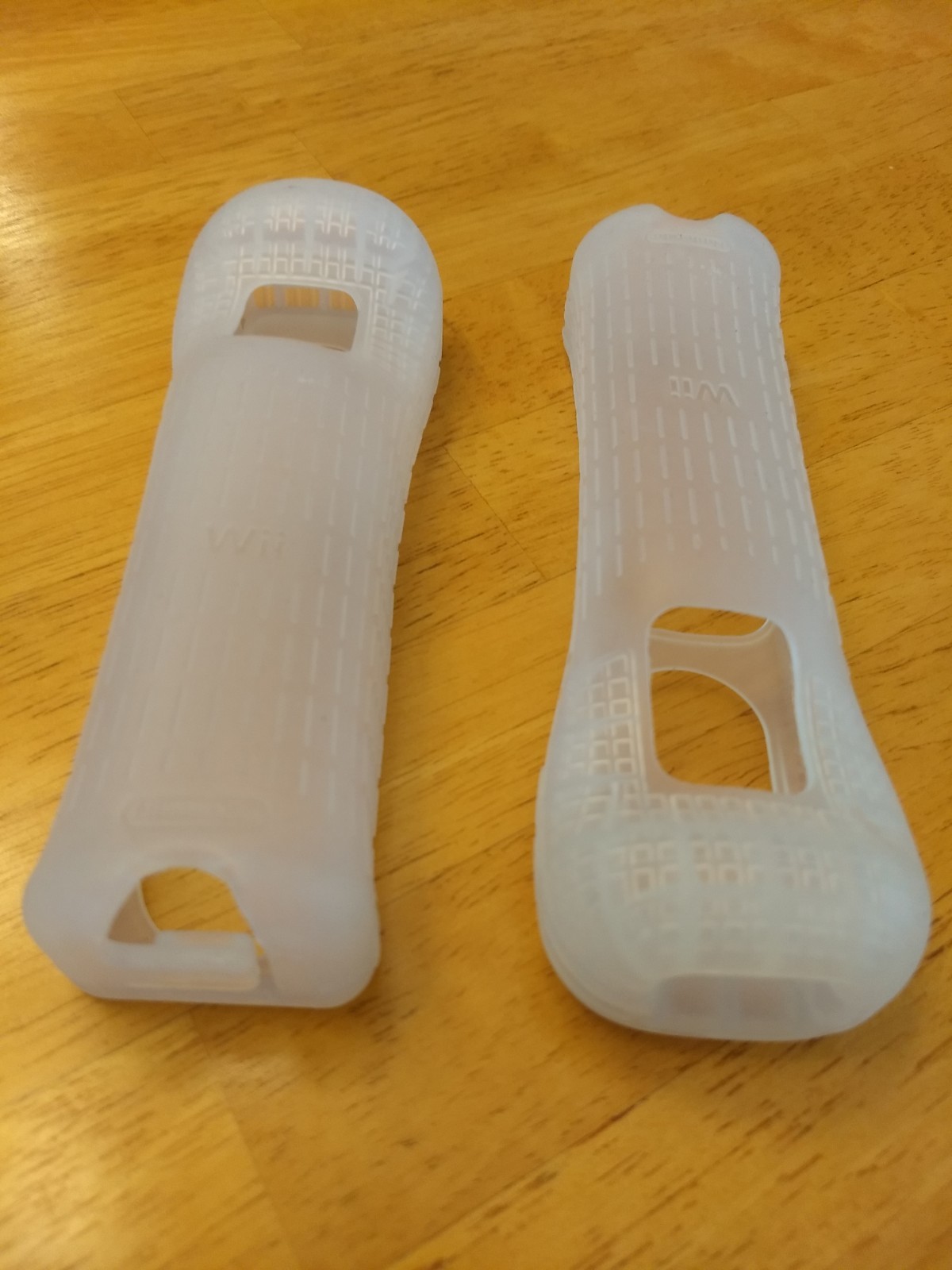 2 Nintendo Wii Remote Controller Silicone Case Covers