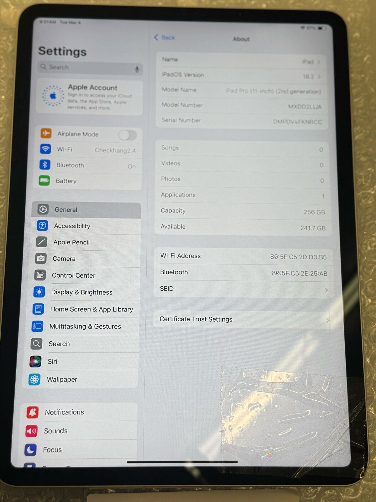 Apple iPad Pro 2nd gen 11 in - 128GB, 256GB 512GB 1TB- Gray Apple iPad Pro 2nd gen 11 in - 128GB, 256GB 512GB 1TB- Gray
