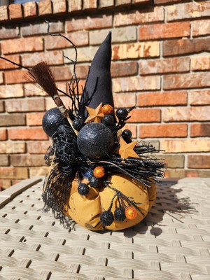 Halloween Pumpkin With Witches Hat 