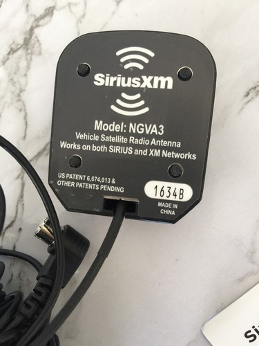 Sirius XM SSV7 Stratus 7 Satellite Radio Receiver with Vehicle Cradle Dock SXVD1