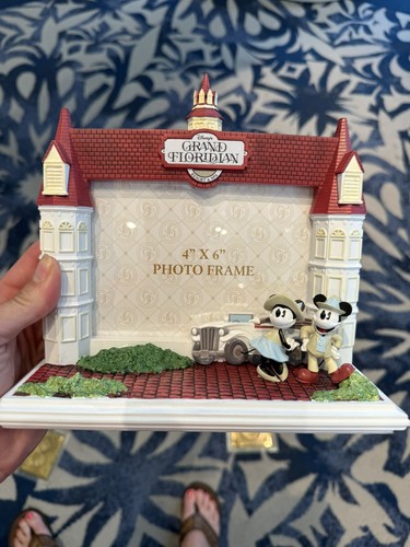 Walt Disney World LIMITED EDITION Fossil 2K
