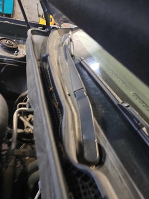 Used Right Wiper Arm fits: SUBARU LEGACY 13 14