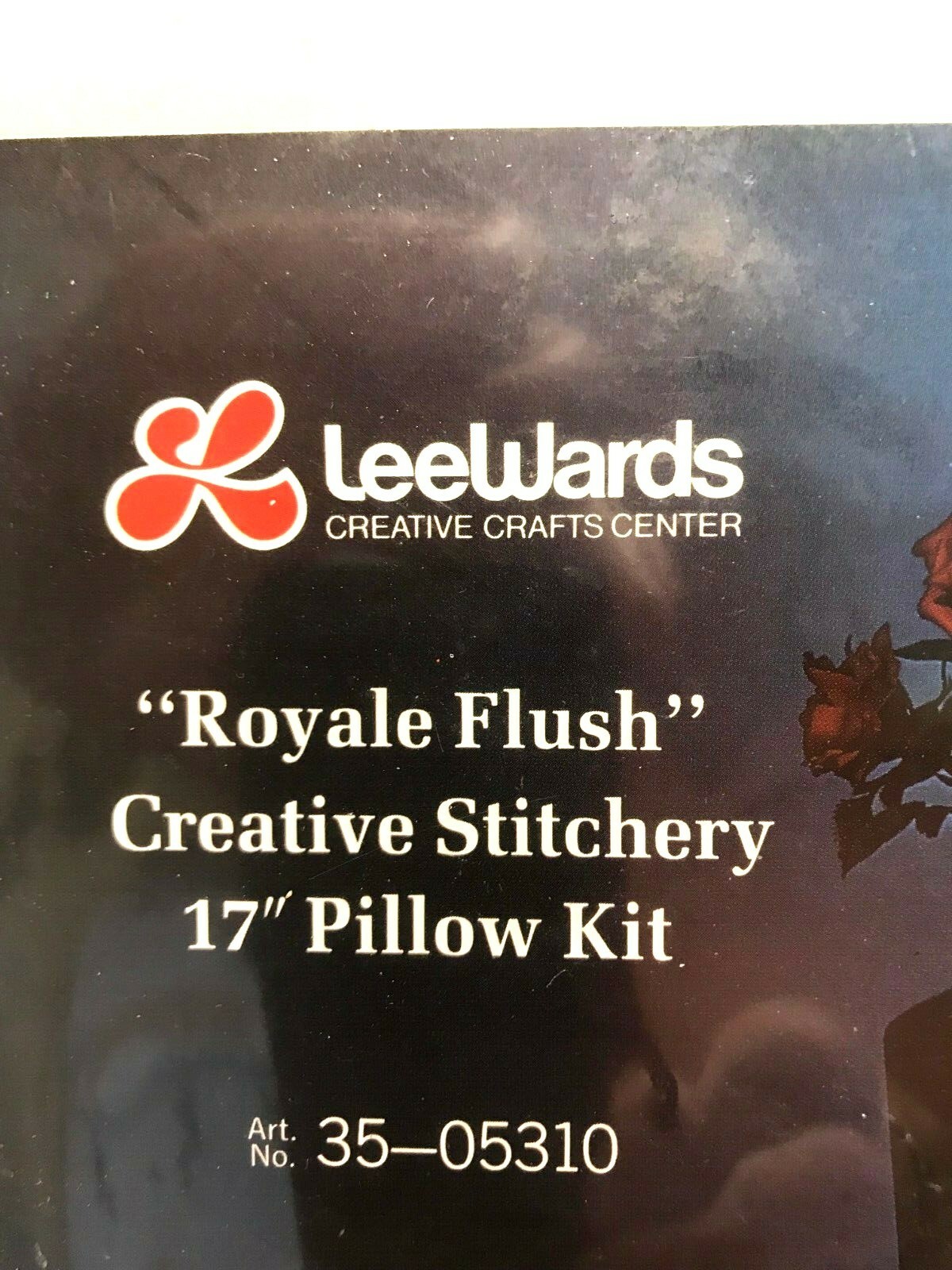 NOS VINTAGE SEALED LEEWARDS ROYAL FLUSH RED ROSE CREWEL EMBROIDERY PILLOW KIT