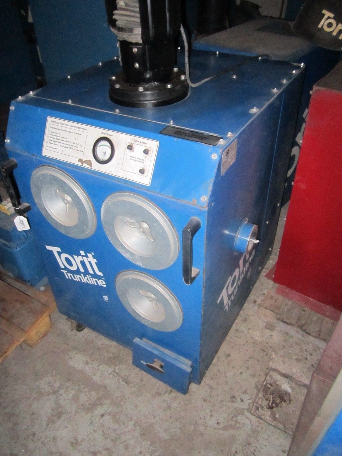 Torit Easy Trunk Portable Dust Collector 1.5 HP 115 Volt 750 CFM