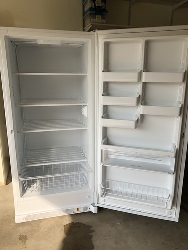 Upright Freezer Frigidaire 20.9 Cu Ft