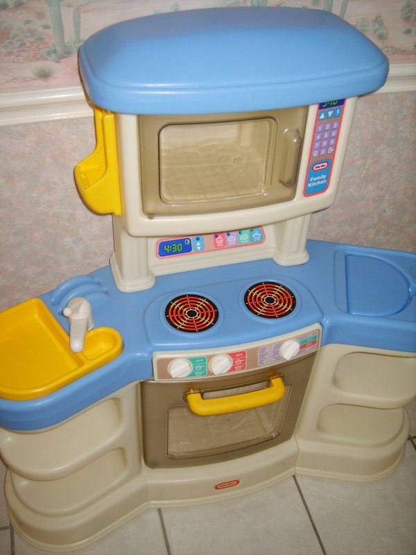 little tikes family kitchen
