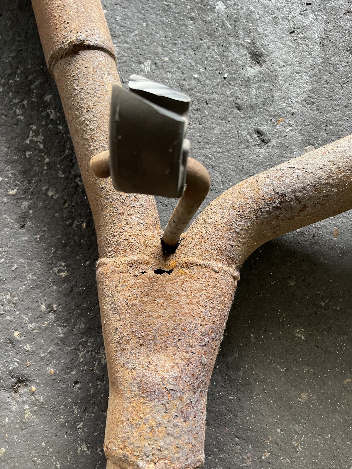 TOYOTA ALPHARD/ VELLFIRE GGH20 AFTERMARKET REAR BAR WITH EXHAUSTS - thumbnail 6