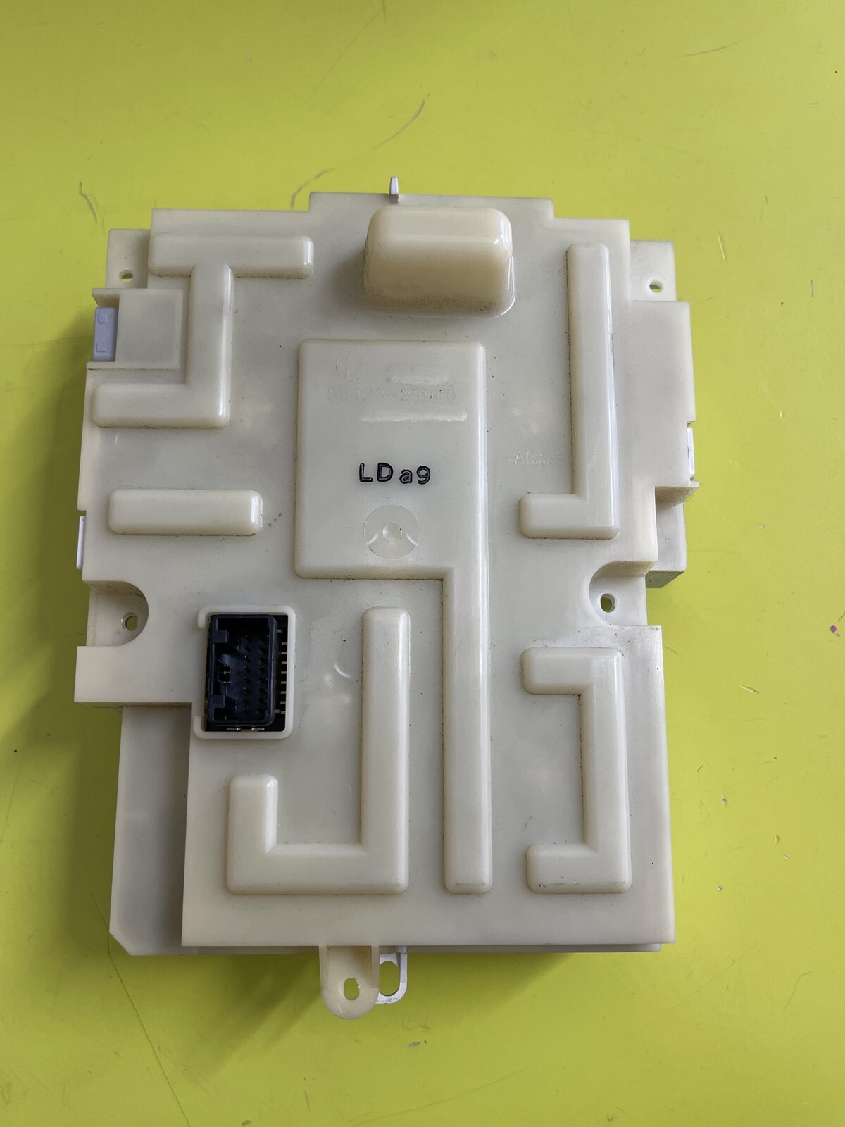 TOYOTA VOXY NOAH R70 CLIMATE CONTROL UNIT - thumbnail 3