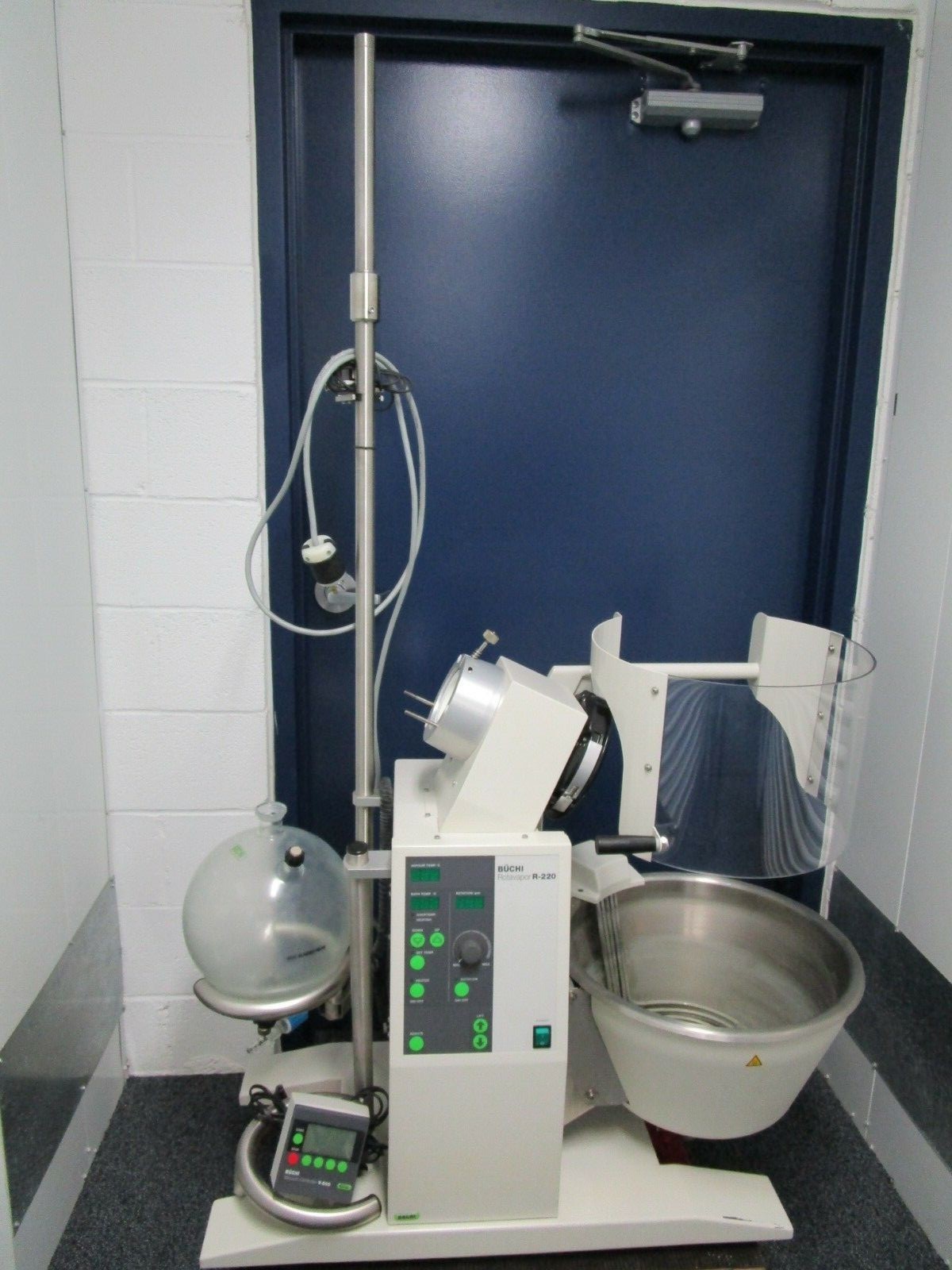 Buchi R-220 Rotovap Rotary Evaporator With Vacuum V-800
