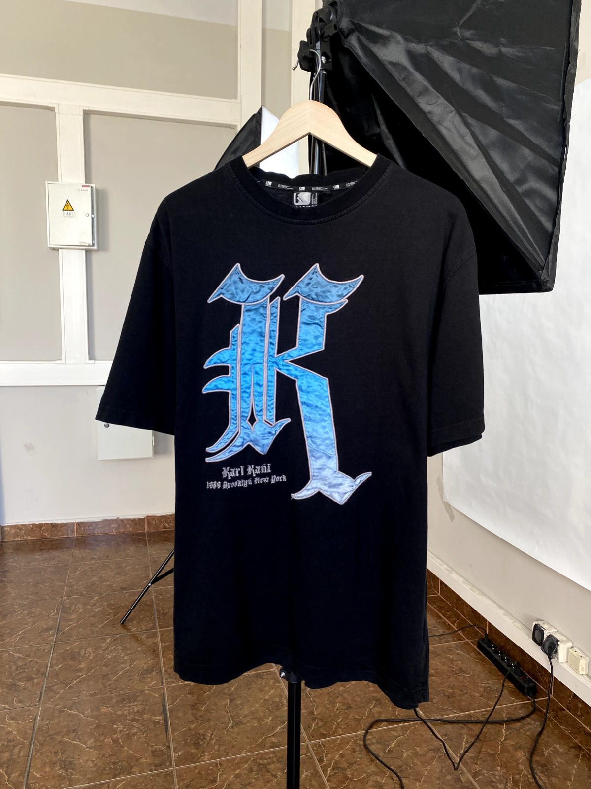 Vintage 90s Karl Kani Big Logo t-shirt Y2K rare Size L Color Vintage 90s Karl Kani Big Logo t-shirt Y2K rare Size L Color