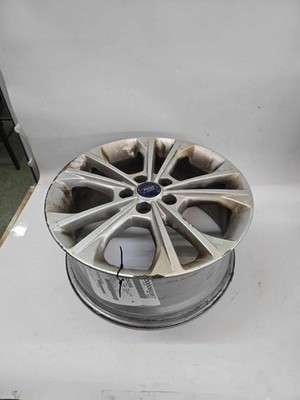 Used Right Front Wheel fits: 2018 Ford Escape 17x7-1/2 aluminum