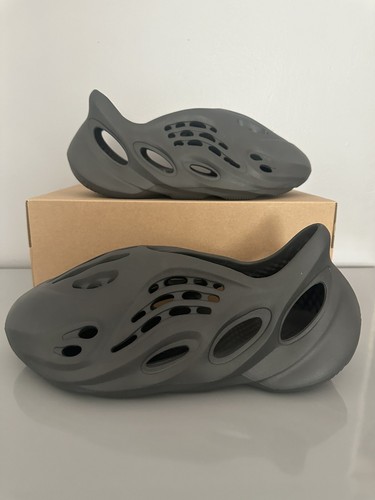 yeezy foam runner size 11