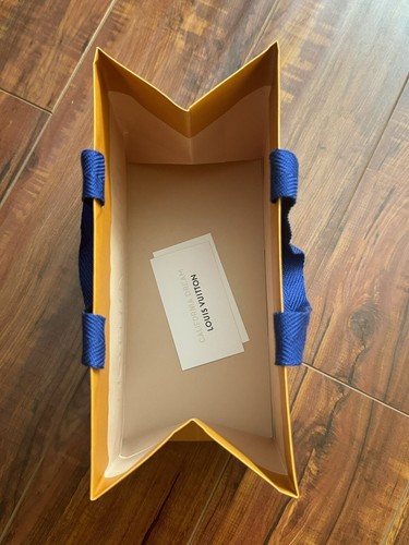 Authentic LOUIS VUITTON Orange Paper Small Shopping Gift Bag - 8.5&rdquo; x 7&rdquo; x 4.5&rdquo;