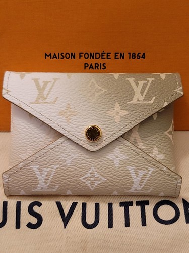 Louis Vuitton Giant Monogram Flower Kirigami Khaki Pouch New Gold