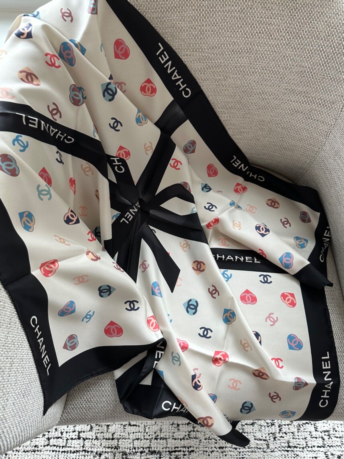 NEW 100%Auth CHANEL 21P White&Black Hearts & CC Logo 100 NEW 100%Auth CHANEL 21P White&Black Hearts & CC Logo 100