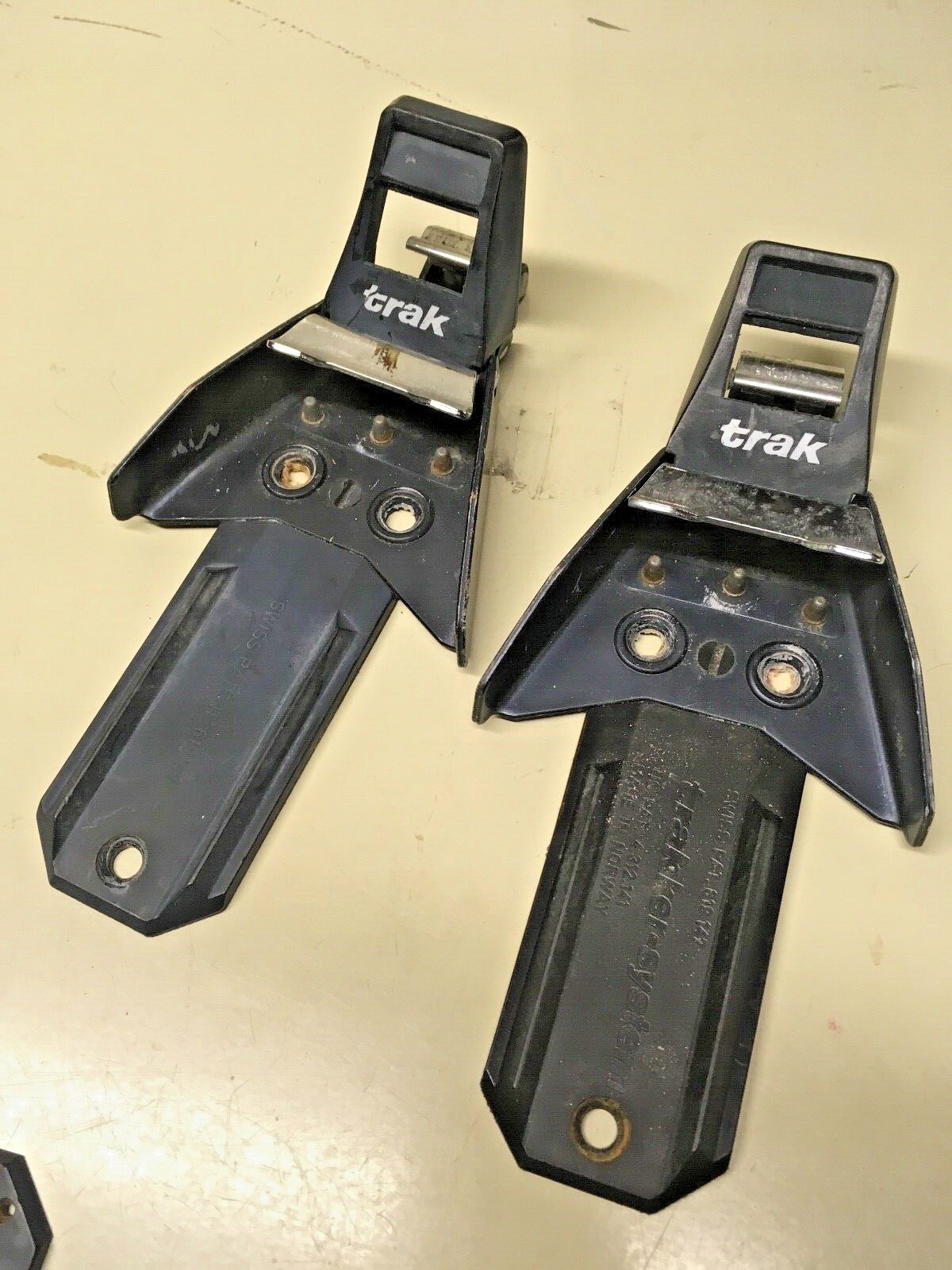 Trakker System Vintage 75mm Nordic/Cross-Country (XC) Ski Binding by Trak 3 Pin