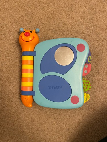 lamaze see me hear me photo album activity toy