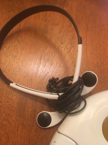 Sony S2 D-SJ301 Sports Walkman Portable CD Player w/ Headphones - For Parts