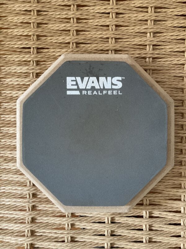 Evans RealFeel Mountable Practice Pad, 6 Inch RF6GM With screw mount