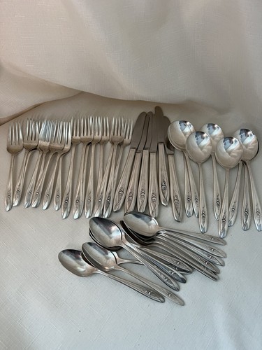 SILVER TULIP ディナーセット 8名用サーバー付き48本組 International Silver】SILVER TULIP ディナーセット 8名用