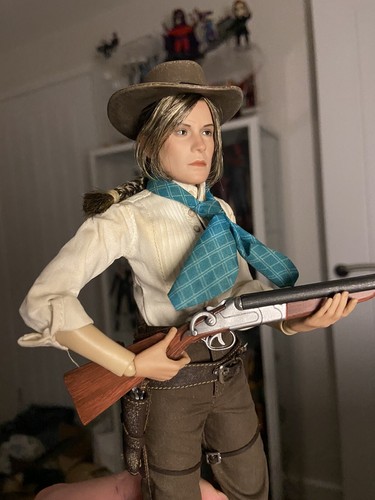 SWTOYS NO:FS042 1/6 Lady Adler アクションフィギュ SWTOYS 1/6 SW FS042 Lady Adier アクションフィギュア 馬 馬具