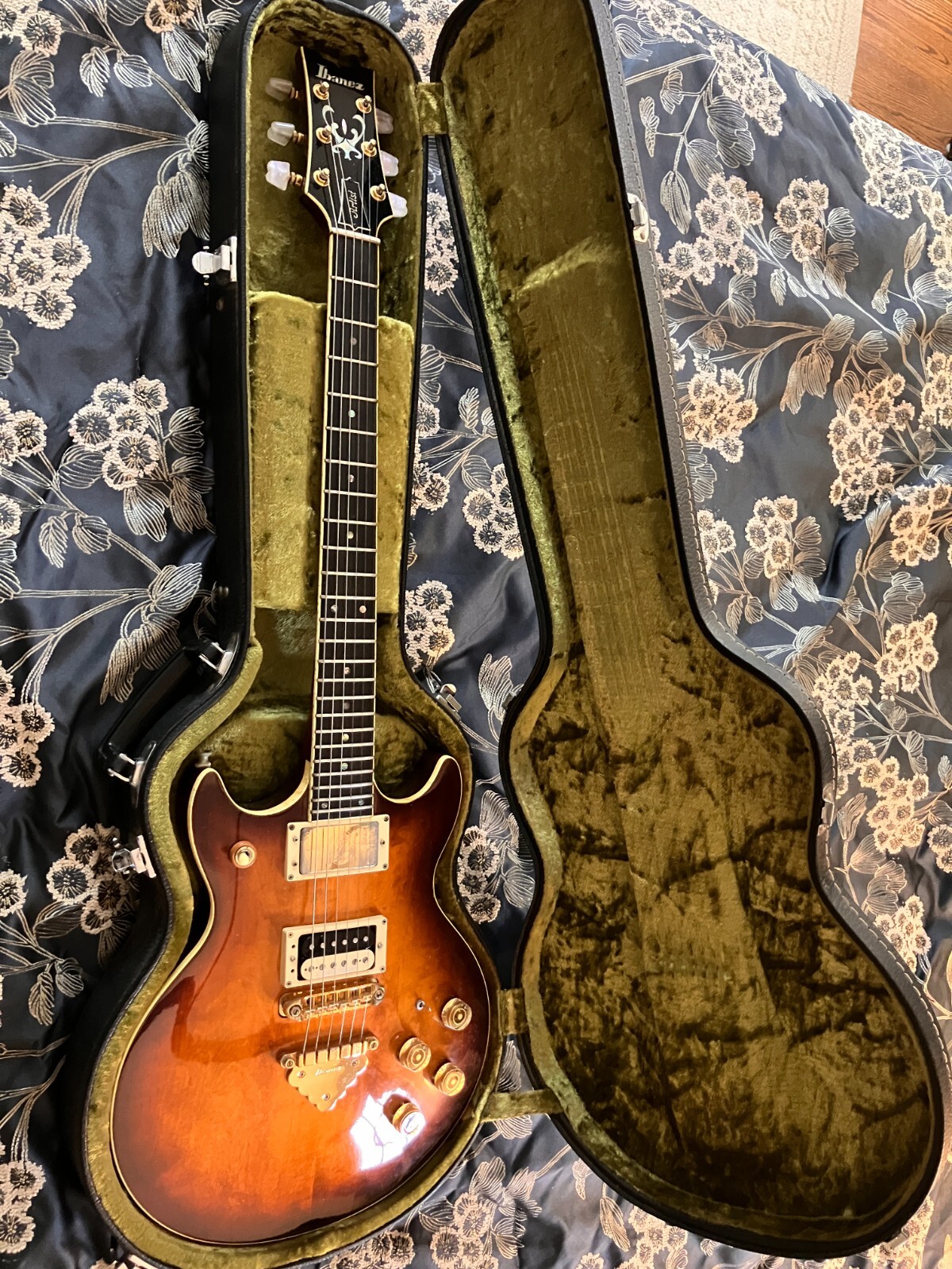 1978 Ibanez Artist 2618 Made in Japan rare vintage hard case 1978 Ibanez Artist 2618 Made in Japan rare vintage hard case