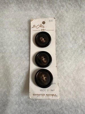 Le Chic #641 Brown Buttons (3) On Card Vintage