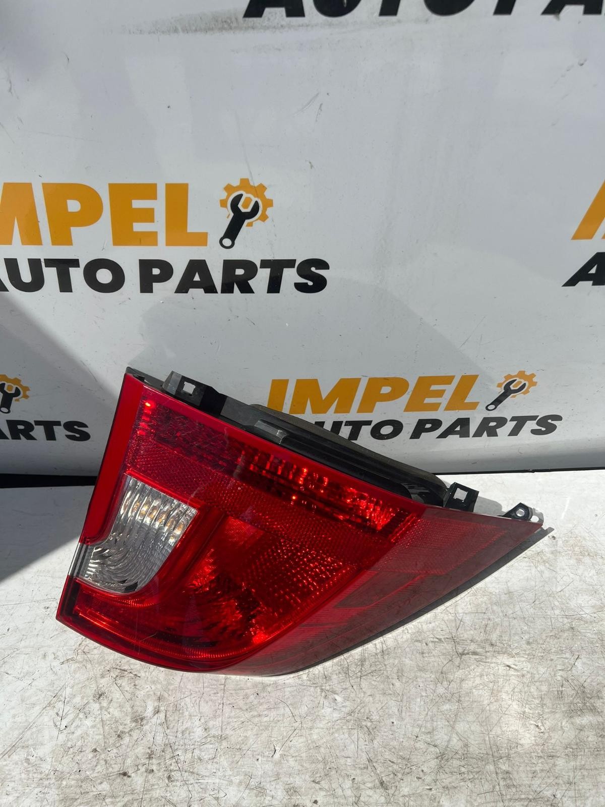 VOLVO S60/V60 F SERIES 12/2010-12/2018 LEFT TAILLIGHT SEDAN S60 2015 Volvo S60/V60