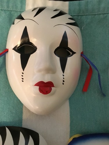 3 CERAMIC THEATRICAL FACE MASKS  WALL DECORATION