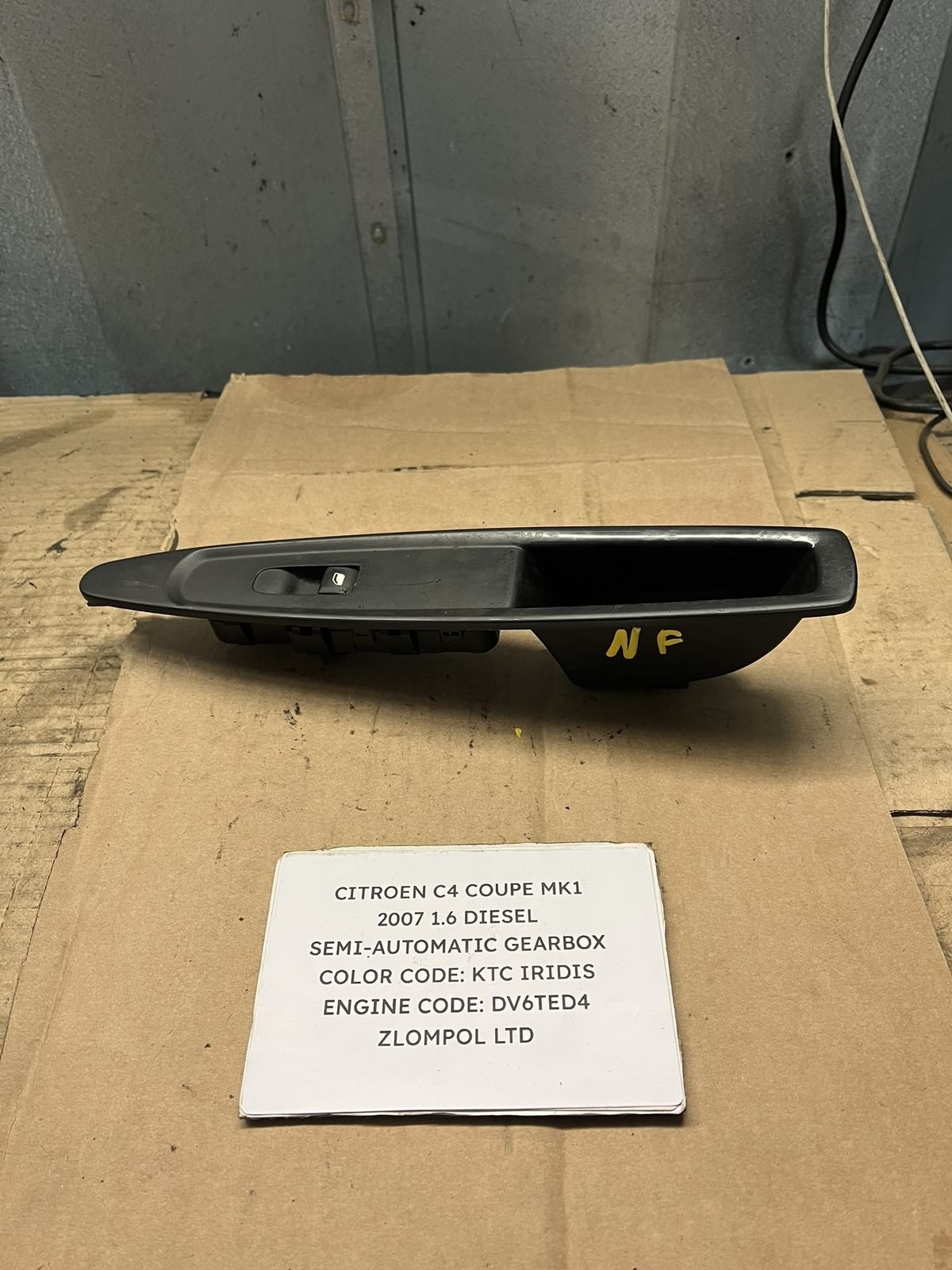Citroen C4 Coupe Mk1 2007 1.6D - Near Side Front Window Switch Panel 9651468677
