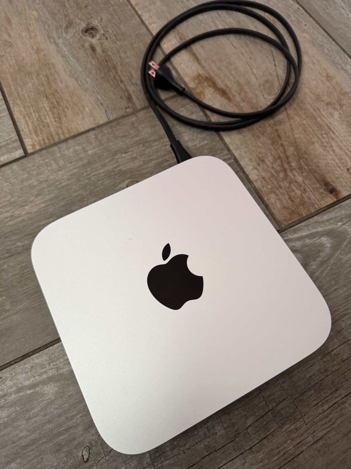 【送料込】中古 Mac mini A2348 8GB RAM 256GB SSD A2348 Mac Mini 8-Core CPU 10-Core GPU 8Gb Ram 256GB SSD