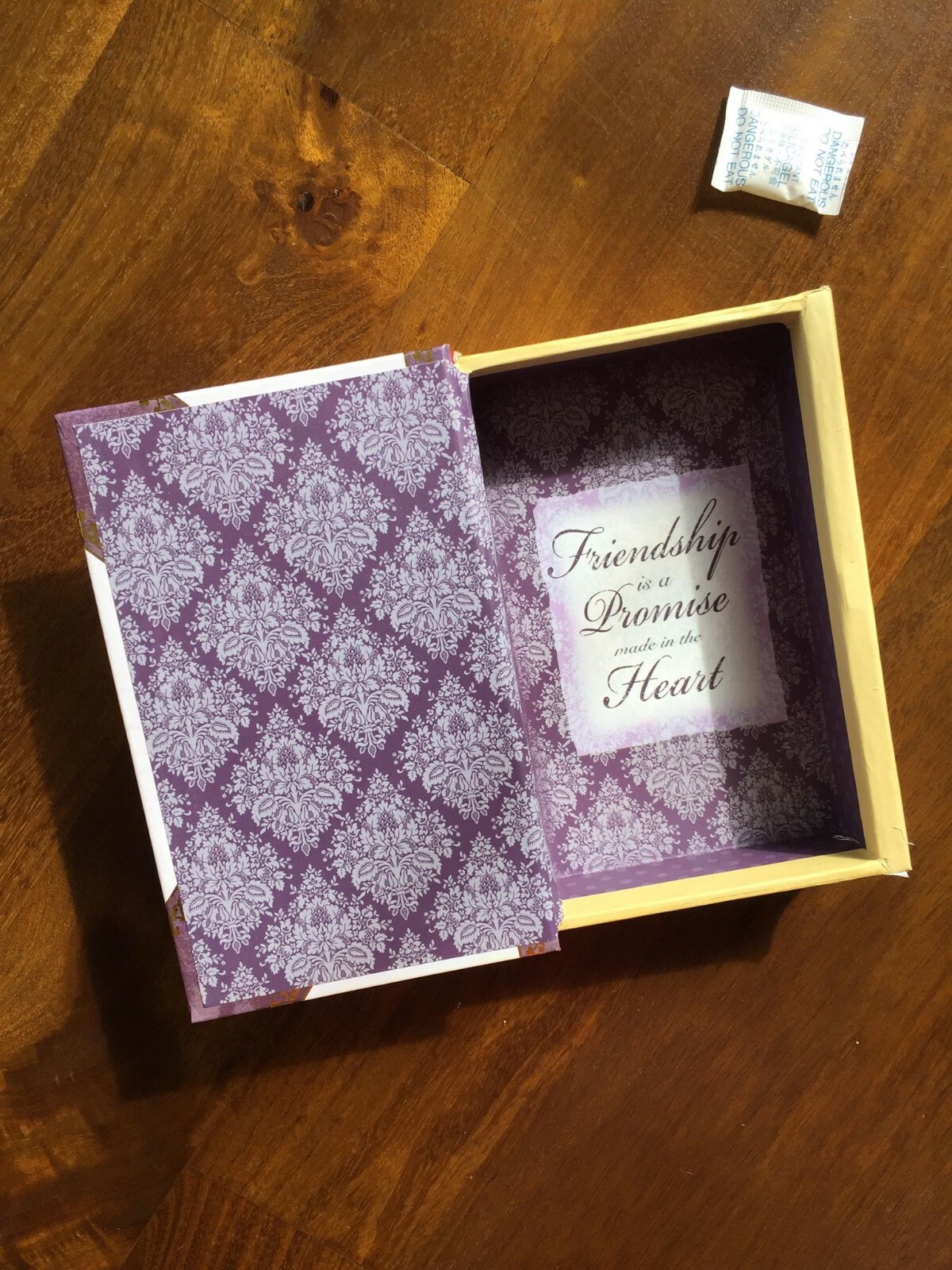 NEW. PUNCH STUDIO. FRIENDSHIP. HEART. BOOK. BOX. INSPIRATIONAL. FAMILY. PROMISE.