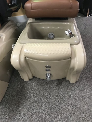 USED Pedicure Spa Chair Nail Salon Massage Chair Divinity (Tested)