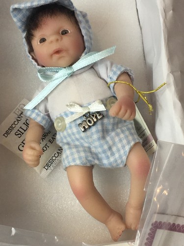 Vintage THE ASHTON DRAKE I Wish You Hope Handcrafted MINI Vinyl Doll 2008    RL