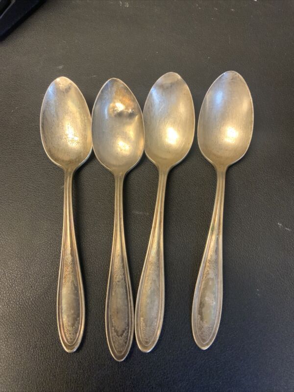 4 Vintage Oneida Community Par Plate Spoons 6”
