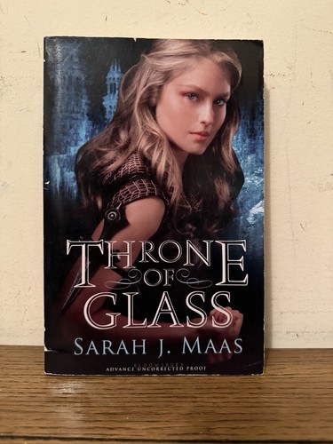 洋書 5 books, Sarah J. Mass, Throne of Glass Amazon.com: Throne Of Glass Collectors Edition