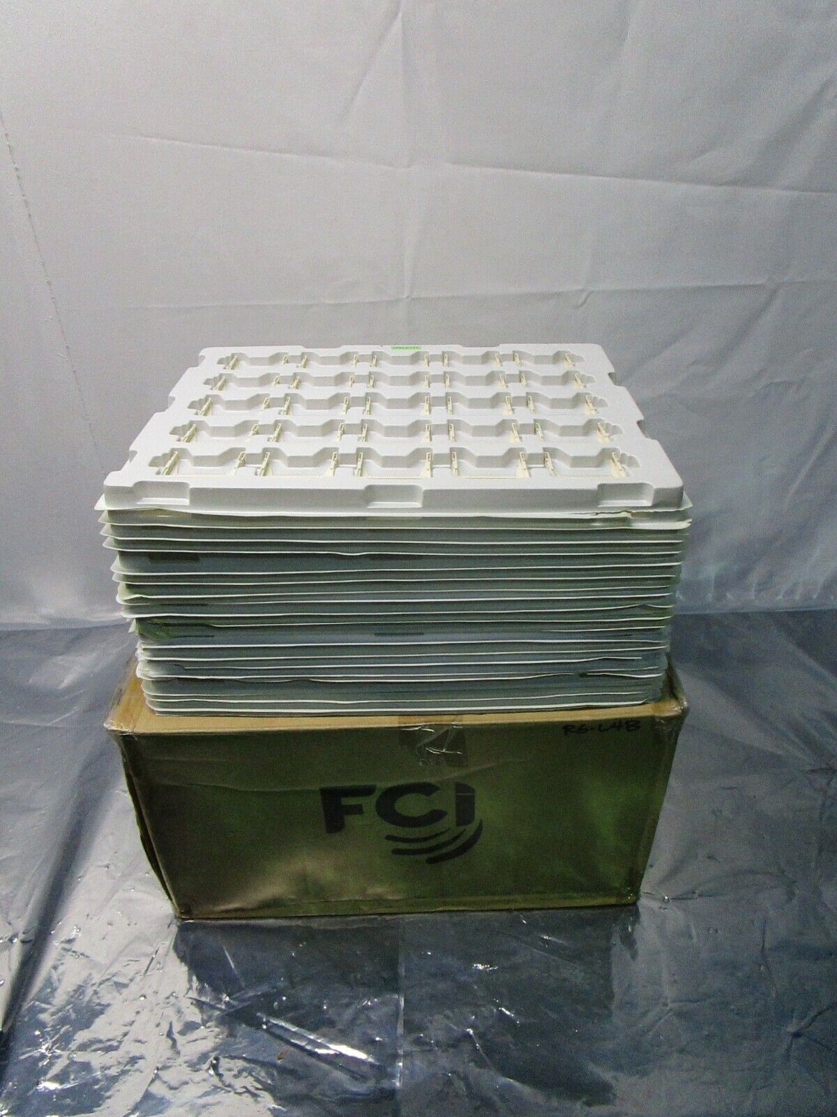 1 Lot of 500 Amphenol ICC 10044078-E050LF Conn Compact Flash Card HDR 50, 102580