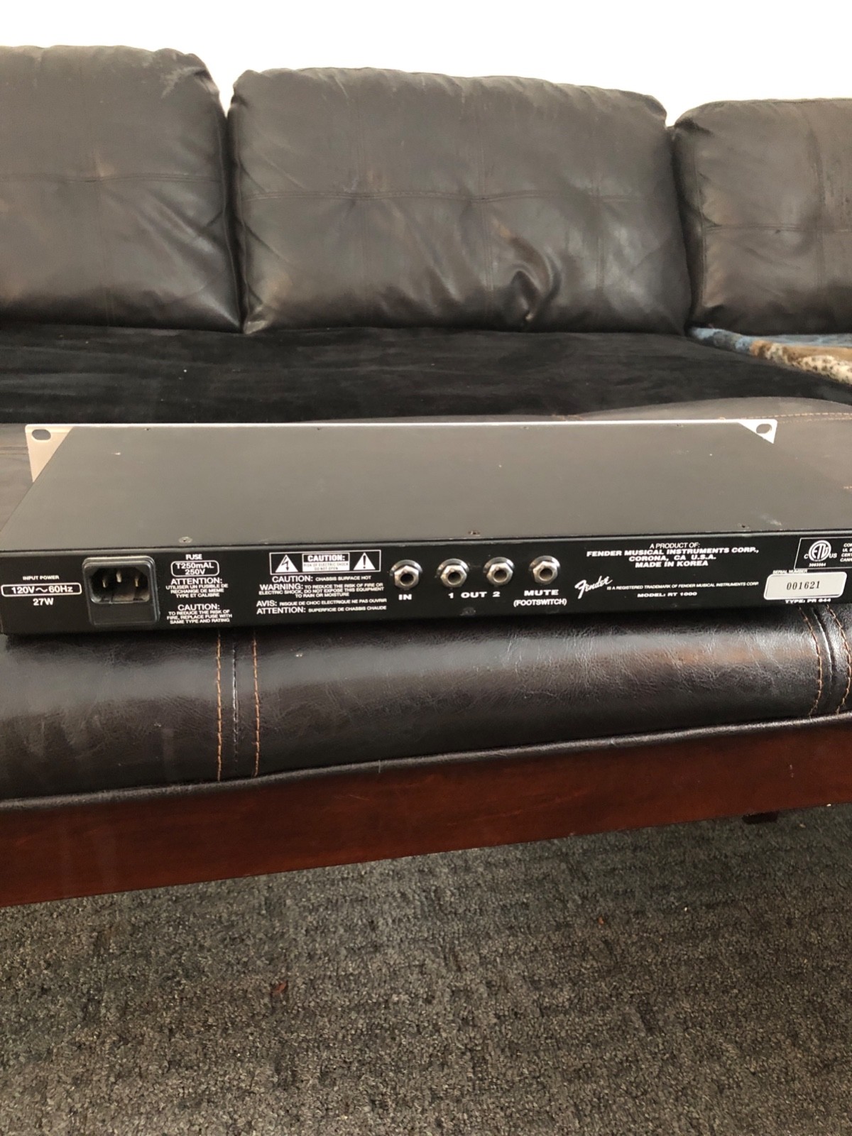 Fender RT 1000 - Rack Mount Guitar Tuner .. Rare.. Mint condition !
