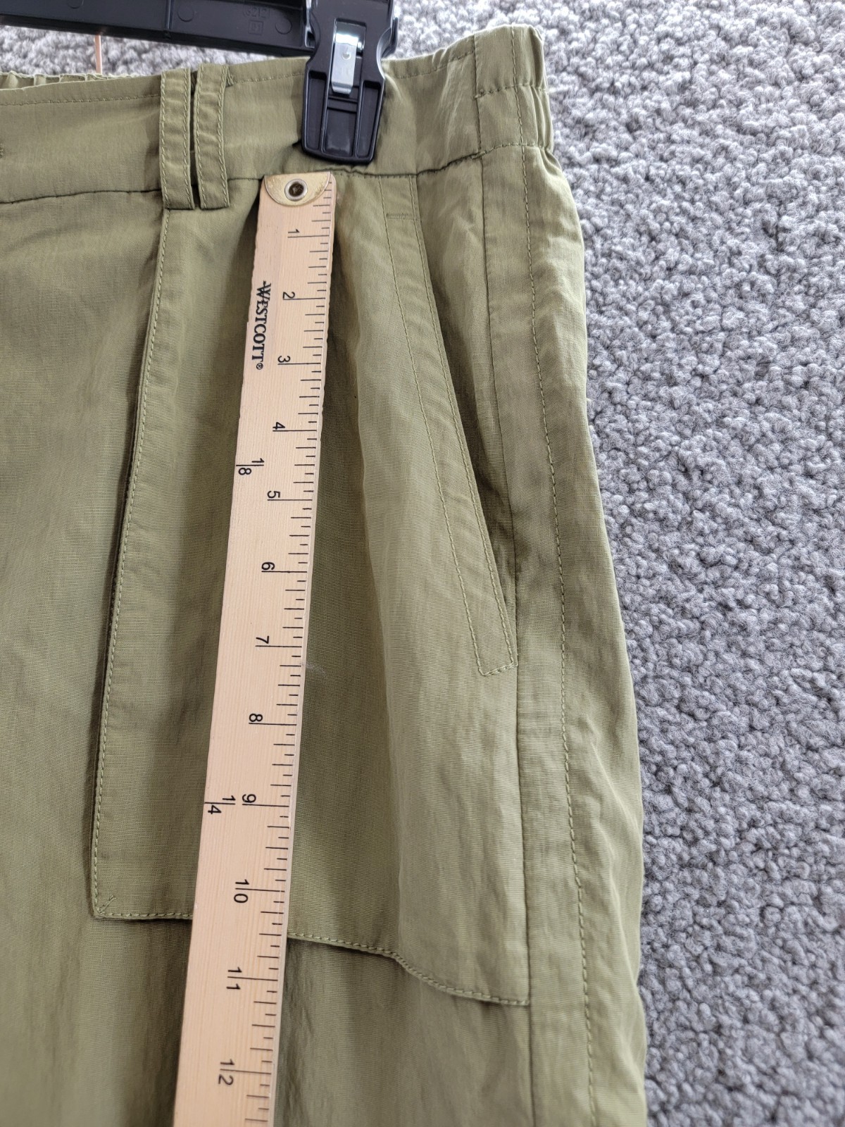 Vince Mid-Rise Fluid Cargo Pants Women 10 Earthly Zip Fly with Button Closure - Picture 11 of 18
