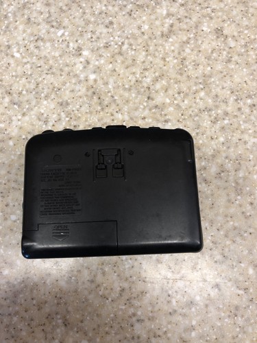 Sony WM-FX453 FM/AM Walkman Radio Works Do Not Think Cassette Does