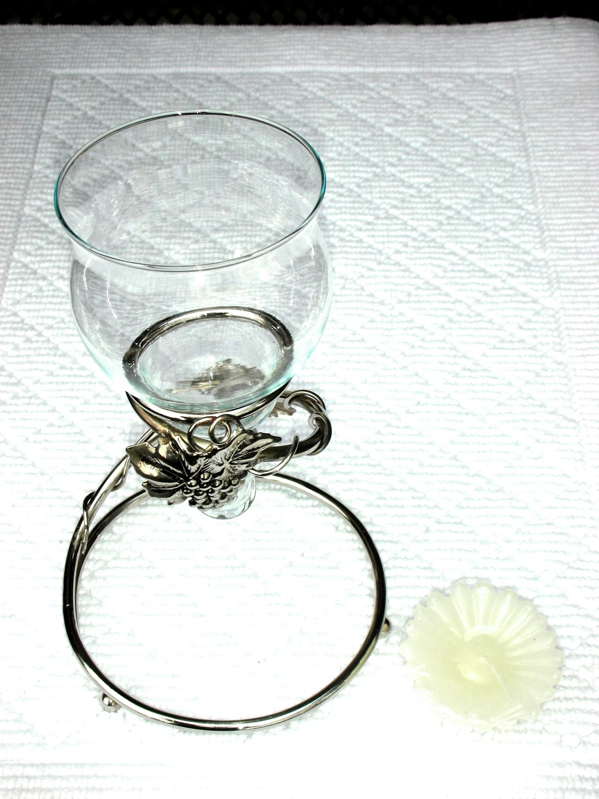 VINTAGE SILEA GRAPE & VINE MOTIF SILVERPLATE & GLASS FLOATING CANDLE CENTERPIECE