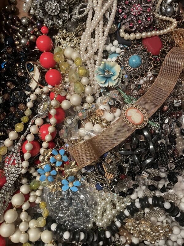 Jewelry Vintage-Modern Huge  Lot Craft, Junk, Wearable,  Over One Full Pound