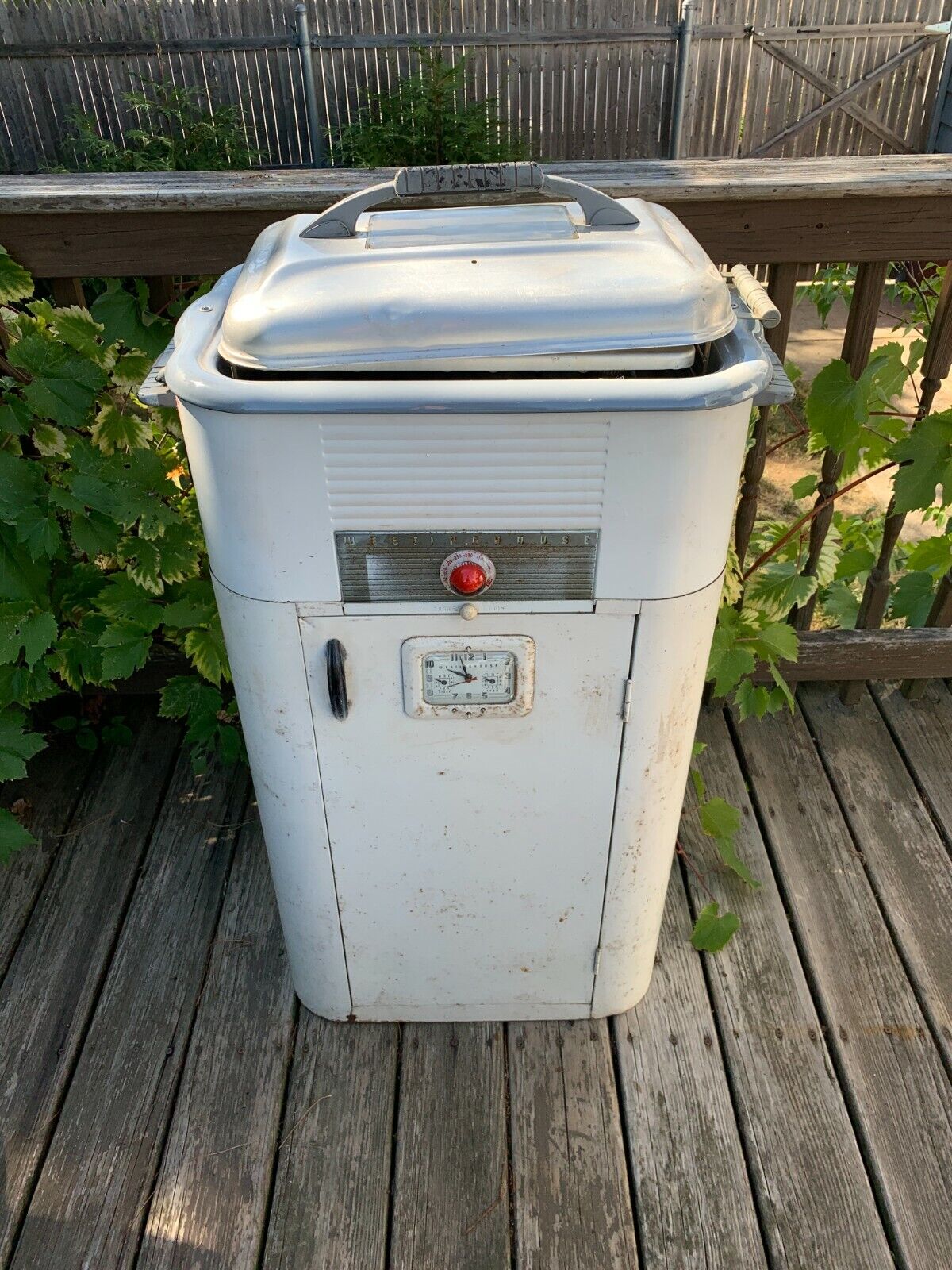 Vintage 1950s Westinghouse Electric Roaster Oven W/ Bottom Vintage 1950s Westinghouse Electric Roaster Oven W/ Bottom