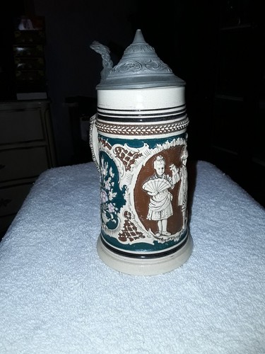 GERMAN STEIN NO. 107 0.3L COURTING COUPLE